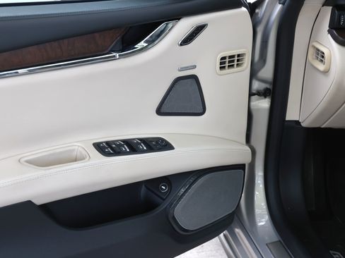 Used 2014 Maserati Quattroporte GTS RWD image 13