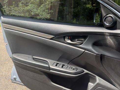 Used 2020 Honda Civic Sport image 17