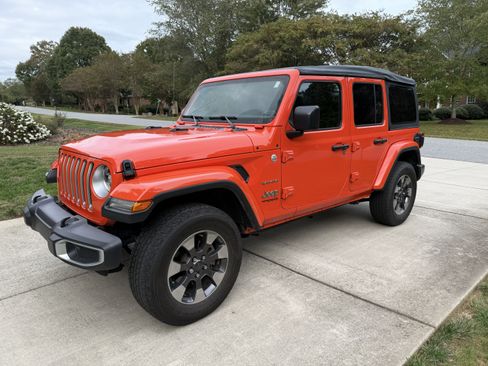 Used 2018 Jeep Wrangler Unlimited Sahara image 1