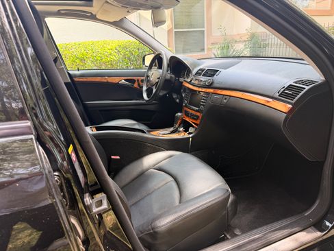 Used 2008 Mercedes-Benz E 350 Sedan image 5