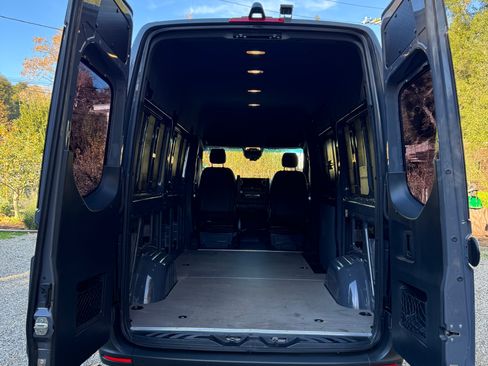 Used 2020 Mercedes-Benz Sprinter 2500 image 13