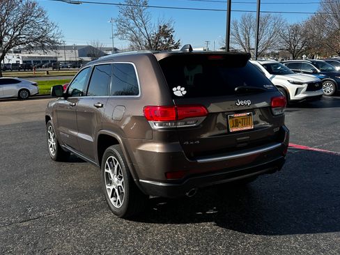 Used 2018 Jeep Grand Cherokee Limited image 5
