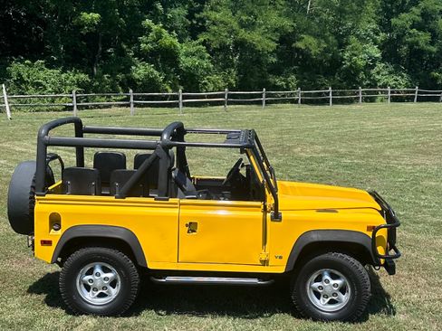 Used 1995 Land Rover Defender 90 AWD/4WD image 2