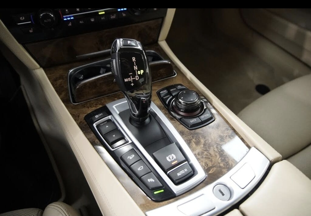 Used 2013 BMW 740Li RWD image 11