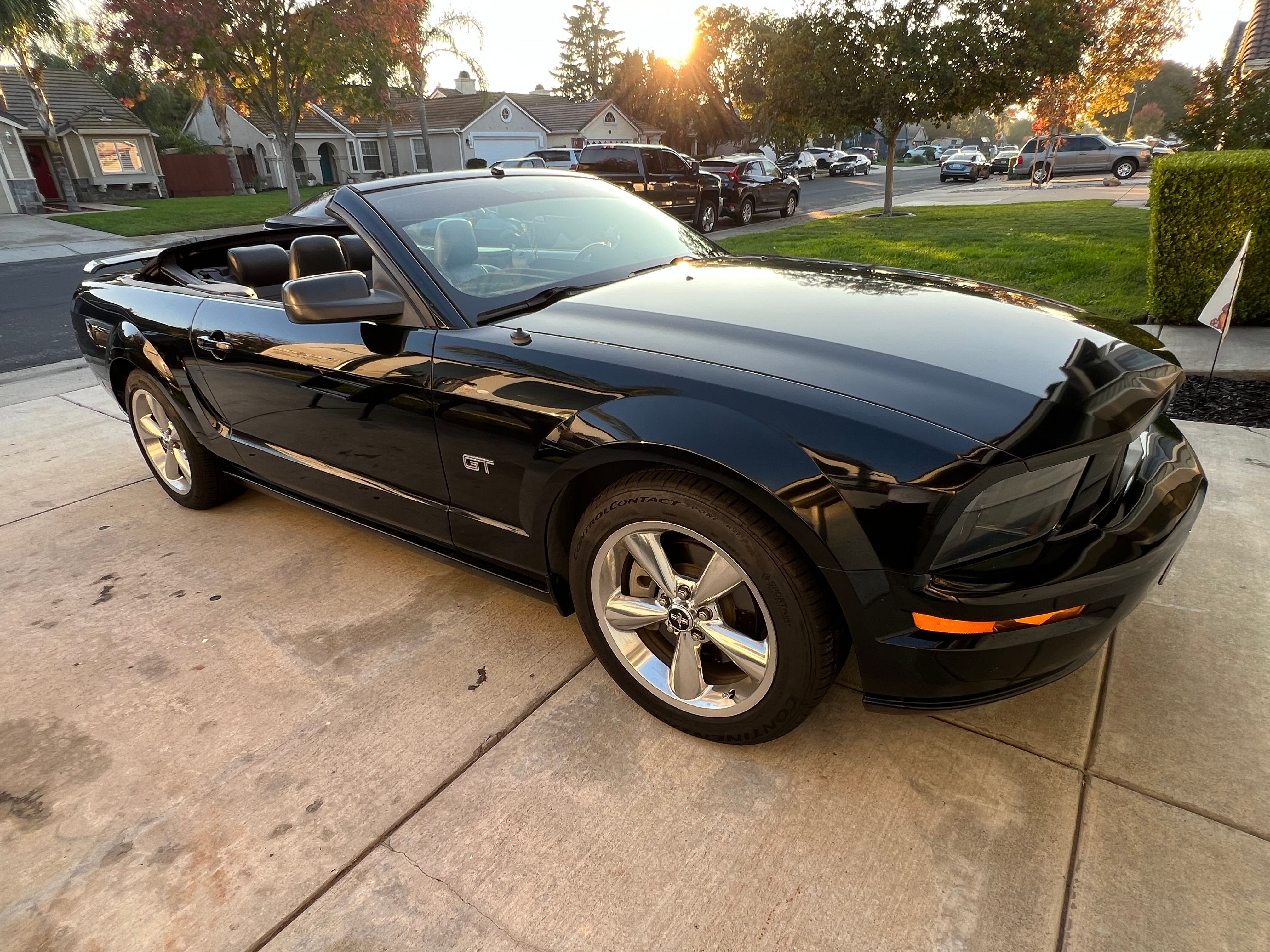 Used 2006 Ford Mustang GT Premium RWD image 2