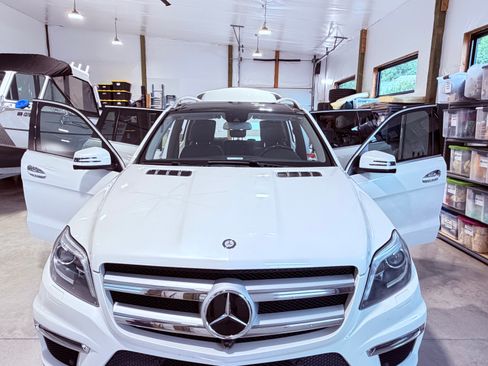 Used 2013 Mercedes-Benz GL 550 4MATIC image 1