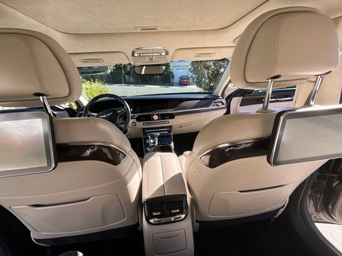 Used 2019 Genesis G90 5.0 Ultimate image 12