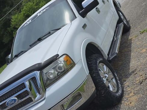 Used 2004 Ford F150 Lariat AWD/4WD image 2