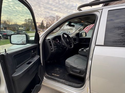 Used 2018 RAM 1500 Express w/ Express Value Package image 9