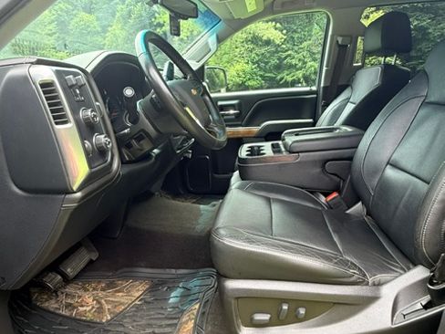 Used 2017 Chevrolet Silverado 1500 LTZ w/ LPO, Black Pack AWD/4WD image 9