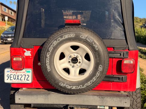 Used 2006 Jeep Wrangler X w/ Premium Audio Group image 6