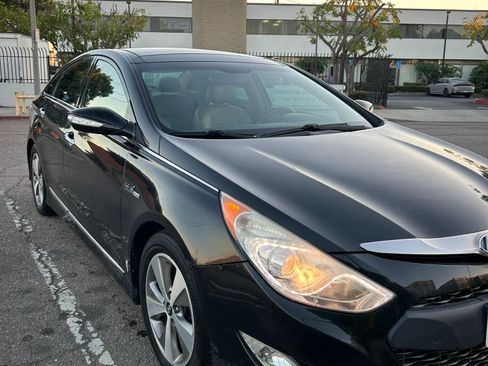 Used 2011 Hyundai Sonata Hybrid w/ Premium Equipment Pkg 2 image 4
