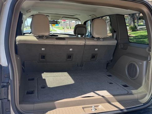 Used 2011 Jeep Liberty Limited w/ Comfort/Convenience Group image 10