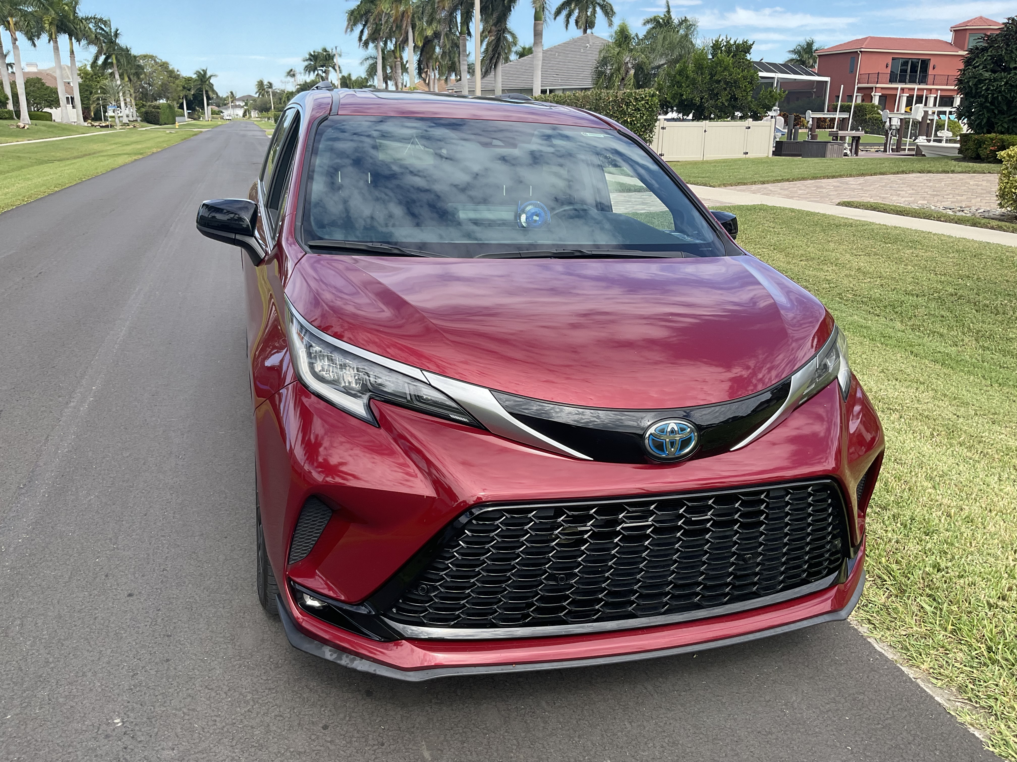 Used 2022 Toyota Sienna XSE w/ XSE Plus Package FWD image 10