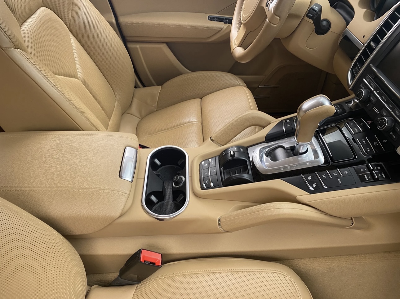 Used 2013 Porsche Cayenne AWD/4WD image 6