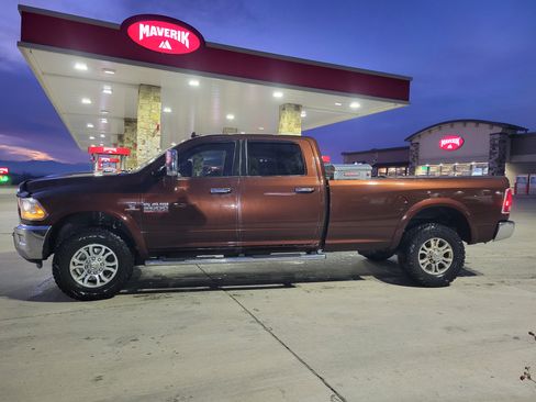 Used 2015 RAM 2500 Laramie image 1