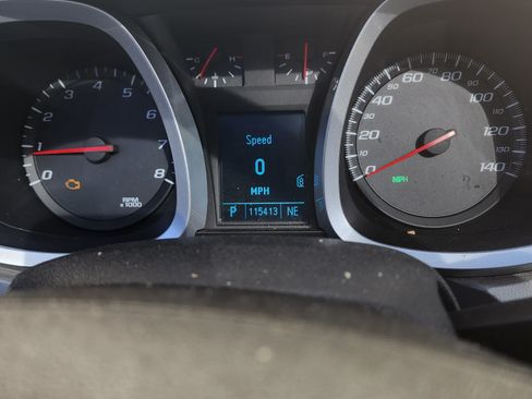 Used 2010 Chevrolet Equinox LT w/ Chrome Appearance Package image 2