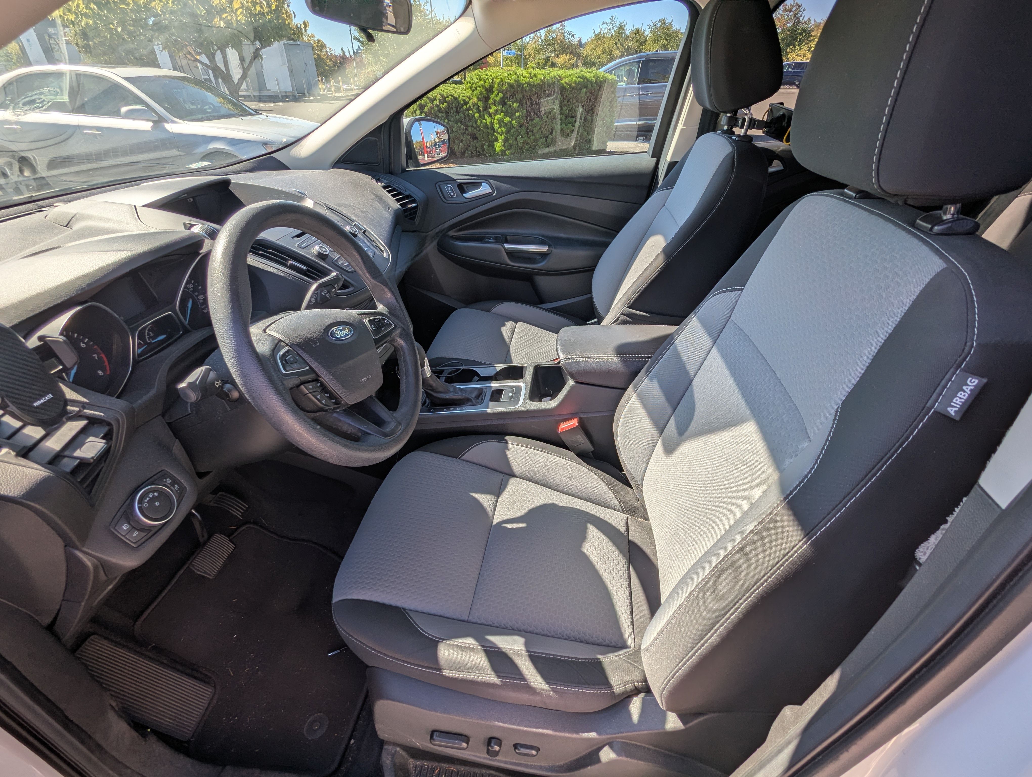 Used 2017 Ford Escape SE FWD image 6