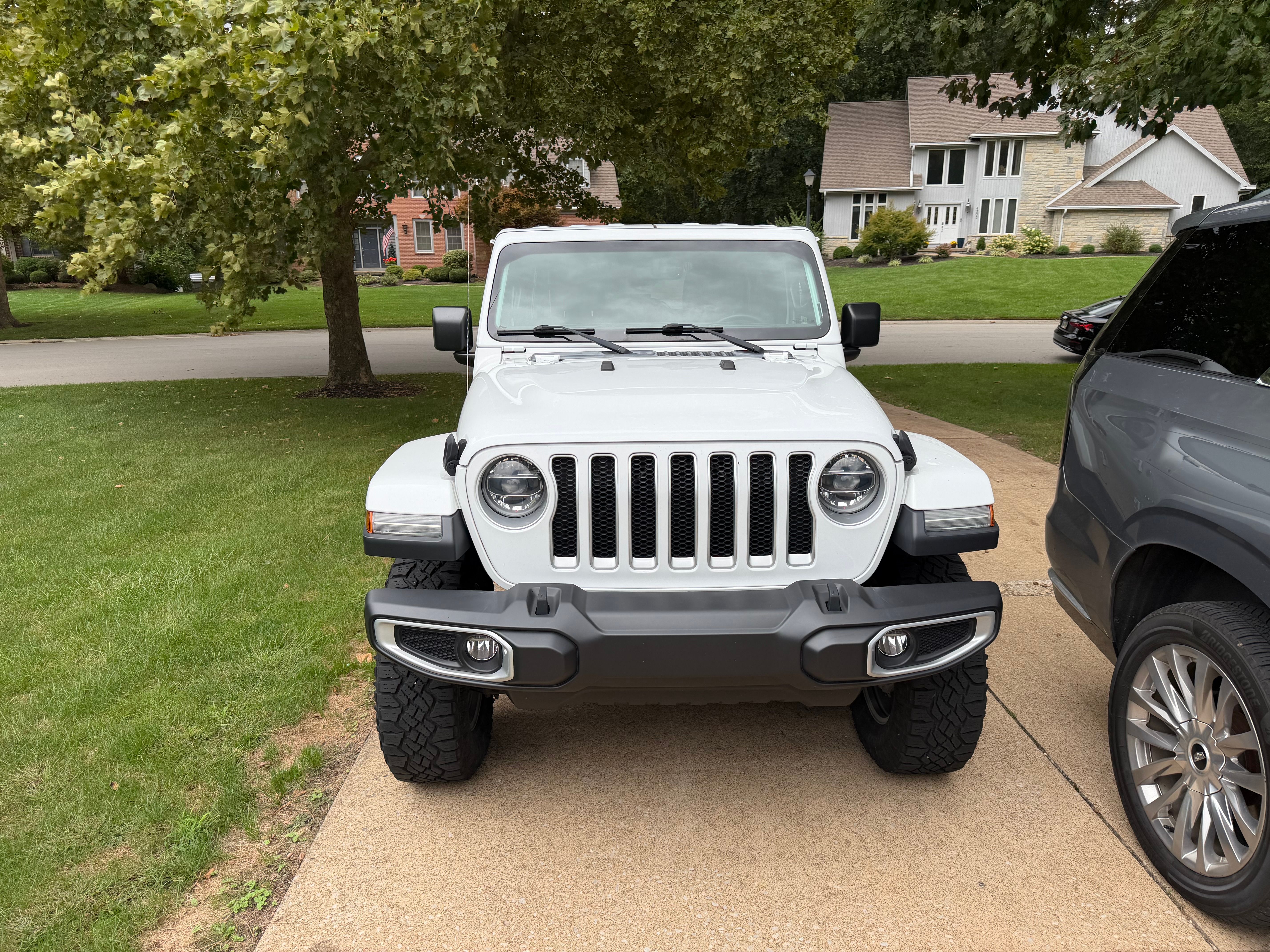 Used 2019 Jeep Wrangler Unlimited Sahara AWD/4WD image 4