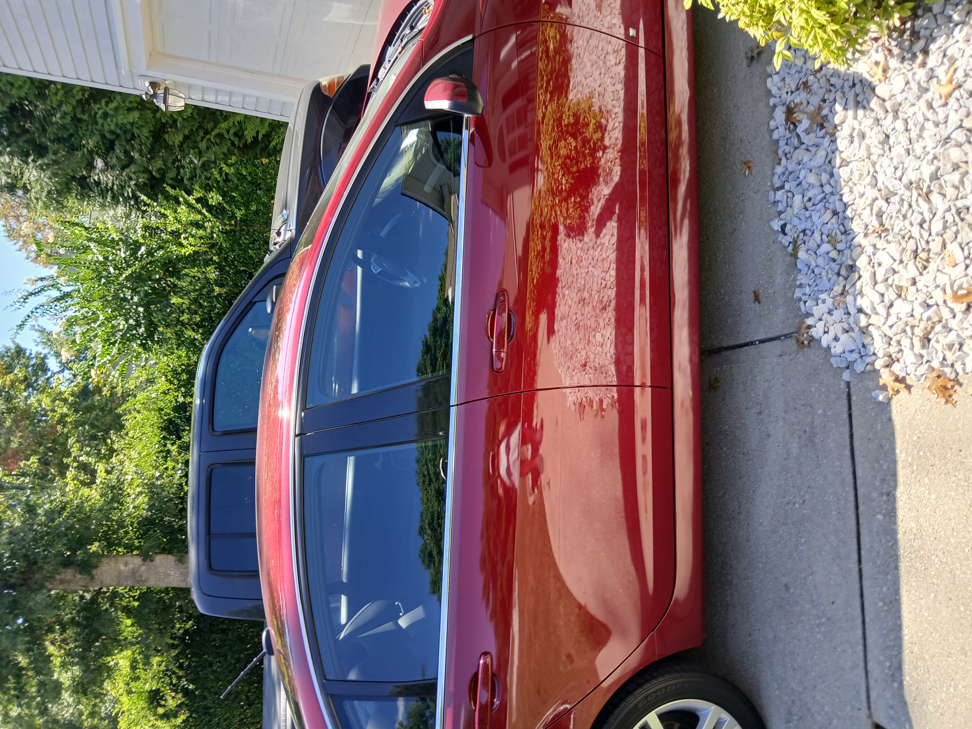 Used 2009 Pontiac G8 w/ Premium Package RWD image 2