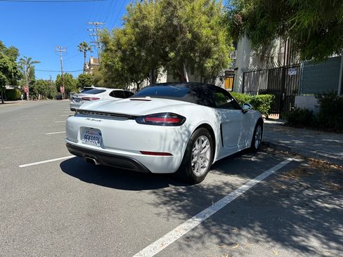 Used 2023 Porsche 718 Boxster RWD image 18