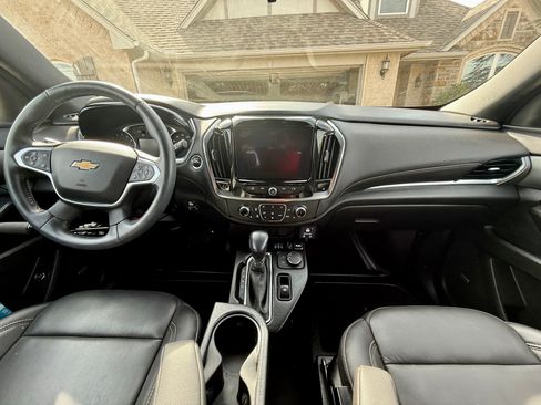 Used 2022 Chevrolet Traverse LT w/ LT Premium Package image 15