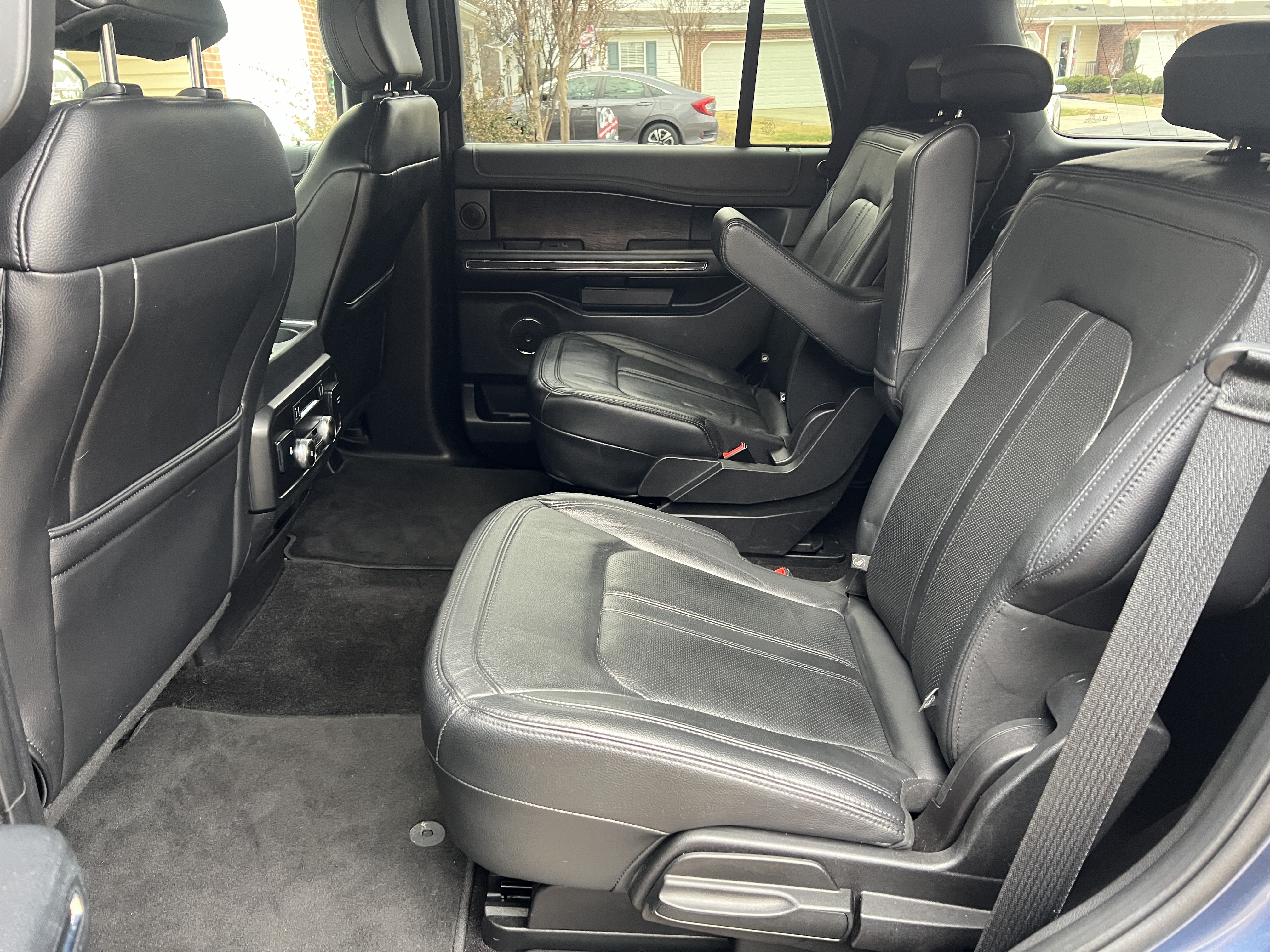Used 2019 Ford Expedition Limited w/ Driver Assistance Package AWD/4WD image 11