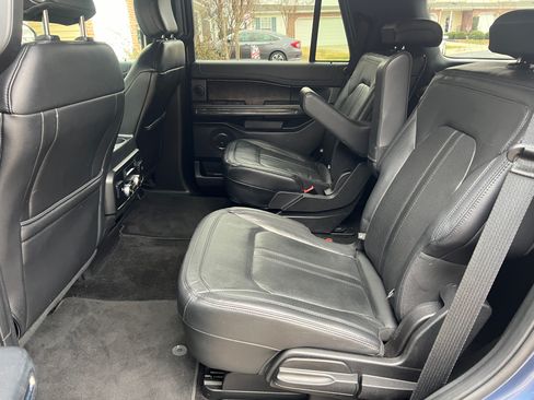 Used 2019 Ford Expedition Limited w/ Driver Assistance Package AWD/4WD image 11