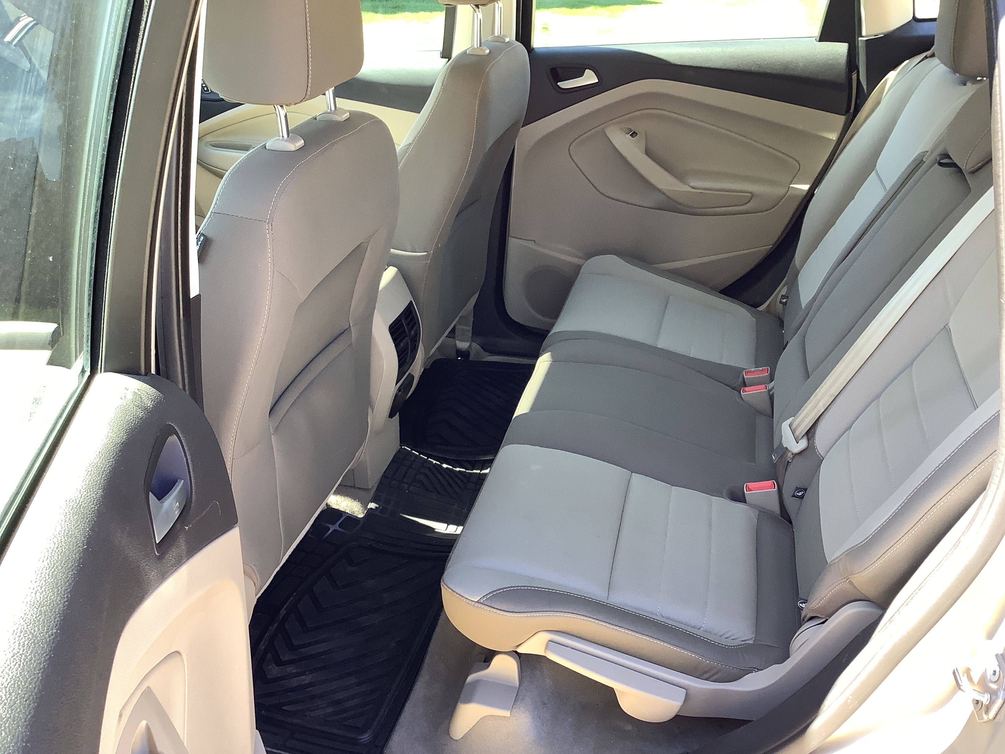 Used 2015 Ford C-MAX SE FWD image 13