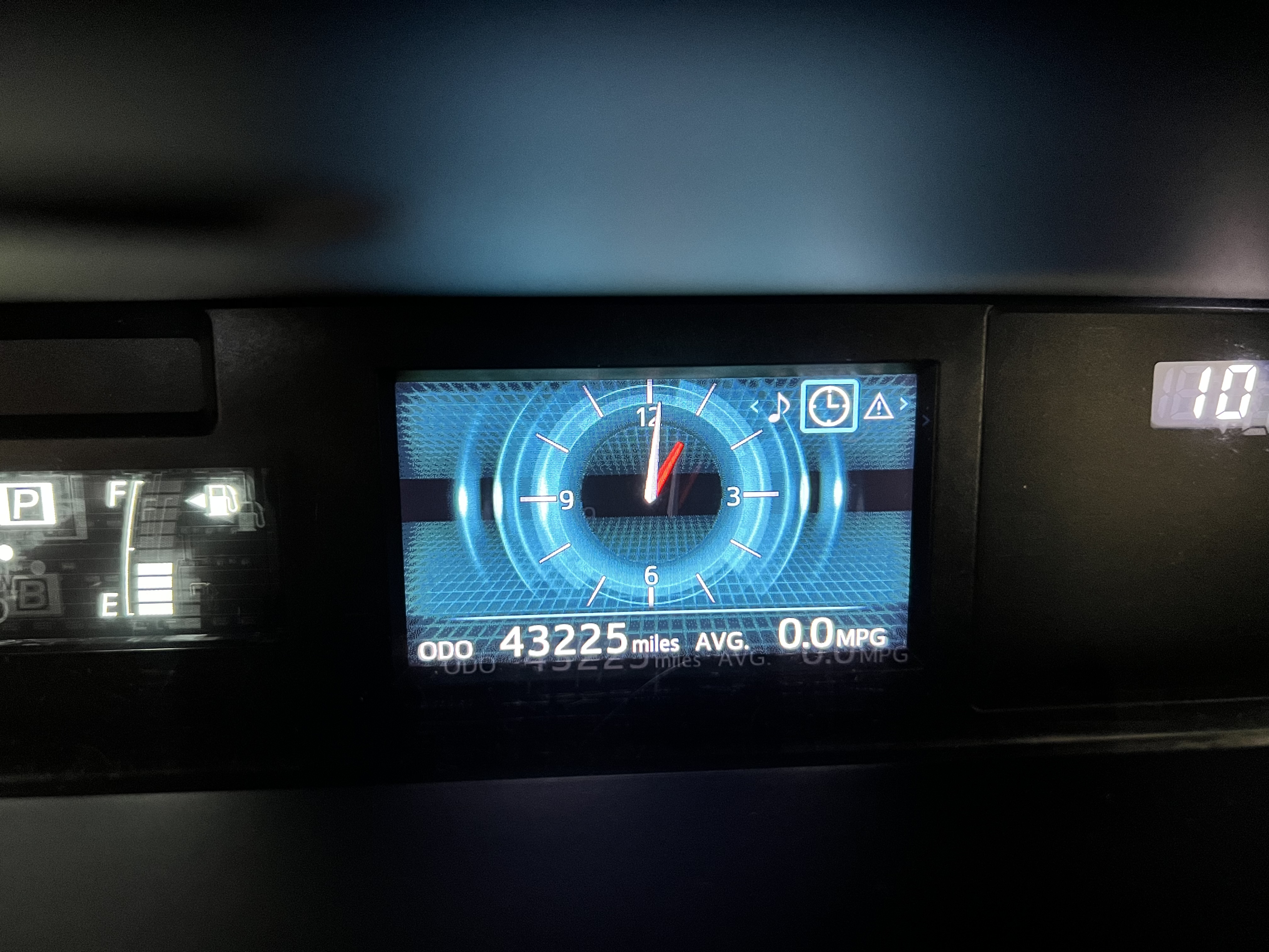 Used 2015 Toyota Prius V Four FWD image 25