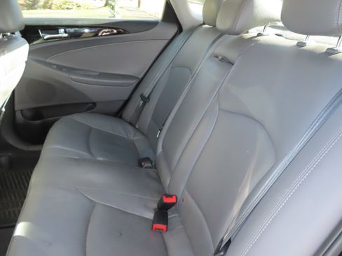Used 2012 Hyundai Sonata Limited w/ Navigation Pkg image 15