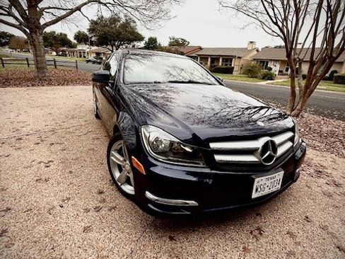 Used 2013 Mercedes-Benz C 250 Coupe image 13