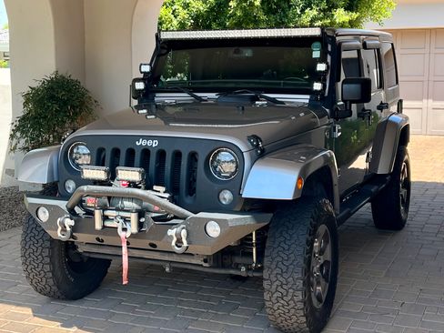Used 2014 Jeep Wrangler Unlimited Sport AWD/4WD image 2
