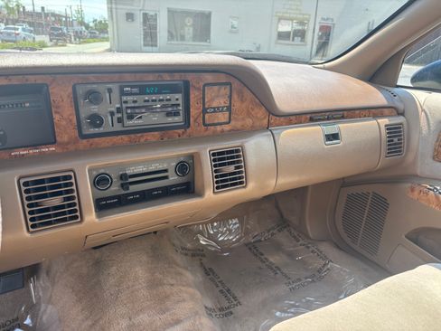 Used 1993 Chevrolet Caprice Classic LTZ RWD image 12