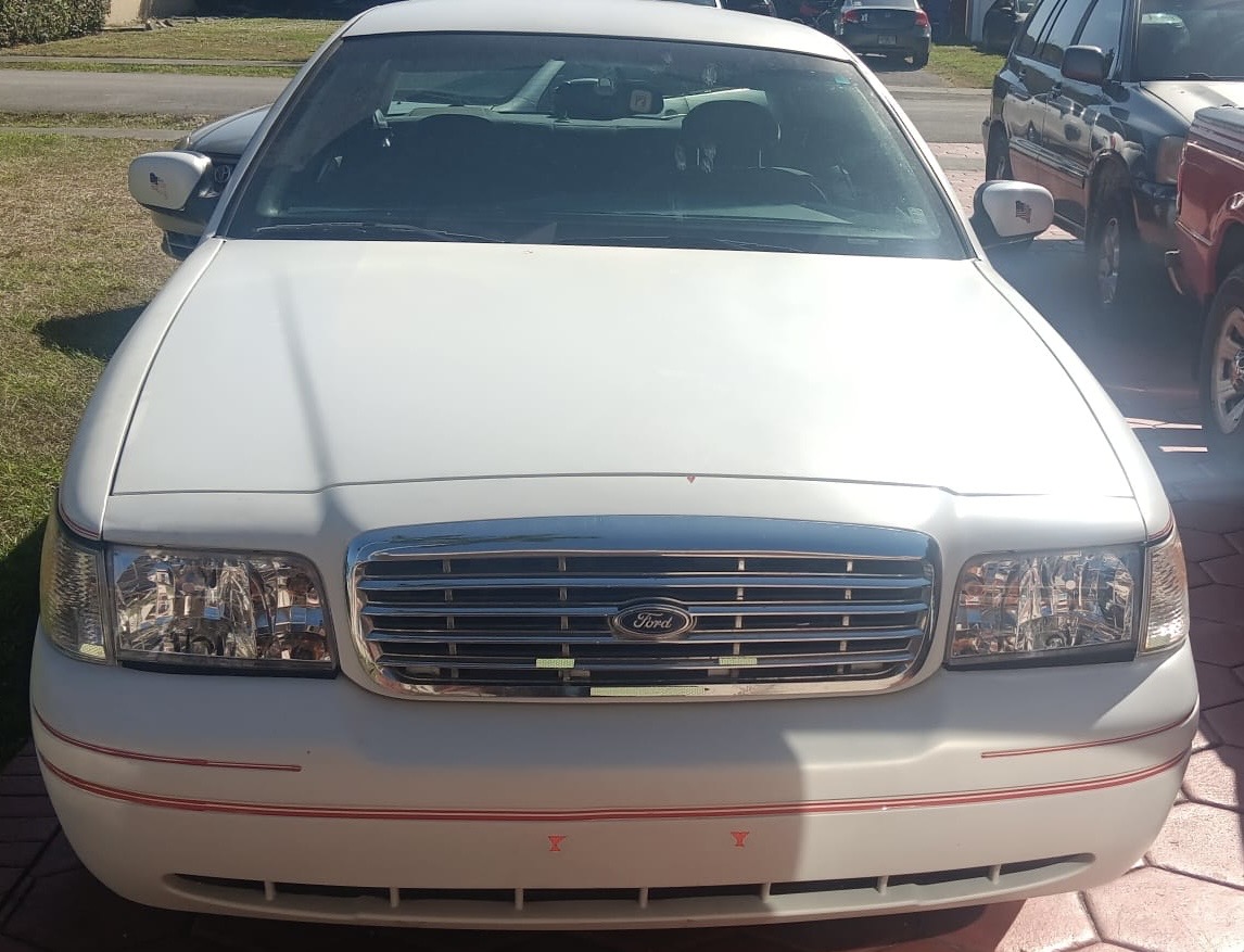 Used 2002 Ford Crown Victoria LX RWD image 17