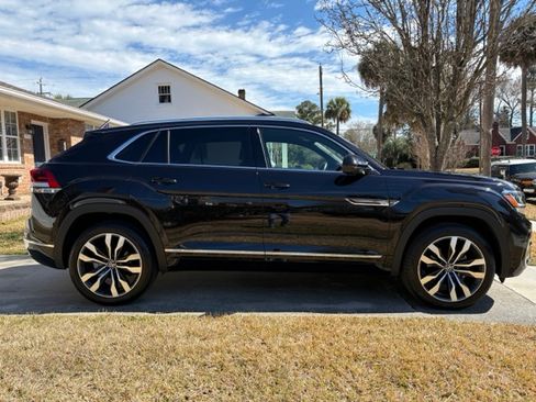 Used 2023 Volkswagen Atlas Cross Sport SEL Premium R-Line image 5