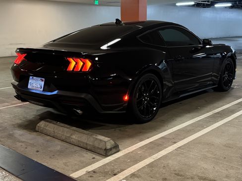 Used 2024 Ford Mustang Coupe RWD image 4