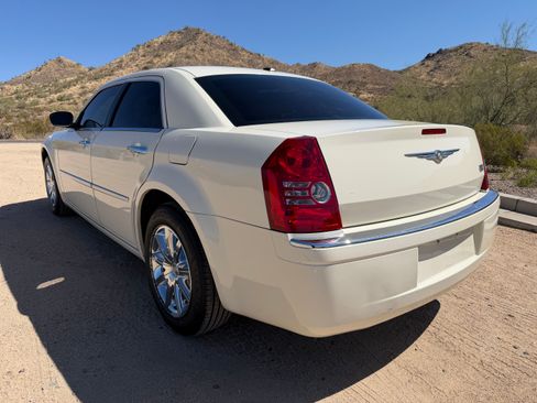 Used 2009 Chrysler 300 Limited image 6