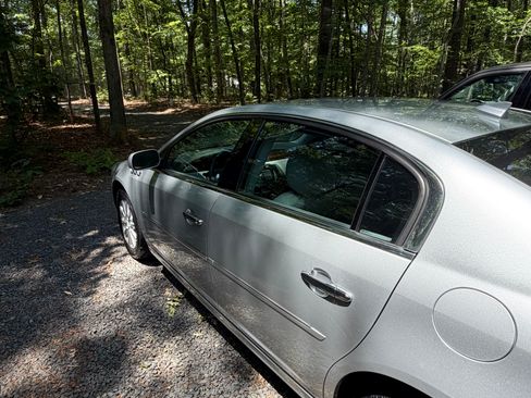 Used 2011 Buick Lucerne CXL w/ Driver Confidence Package FWD image 11