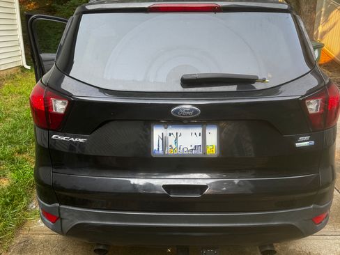 Used 2019 Ford Escape SE AWD/4WD image 5