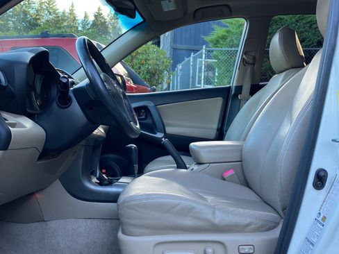 Used 2010 Toyota RAV4 Limited image 21