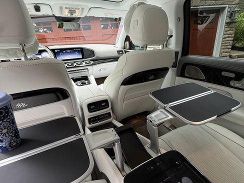 Used 2025 Mercedes-Benz Maybach GLS 600 4MATIC image 11