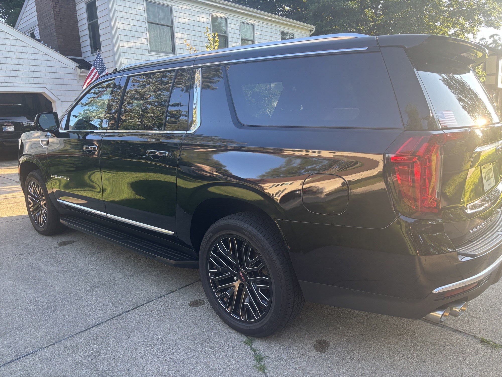 Used 2021 GMC Yukon XL Denali AWD/4WD image 8