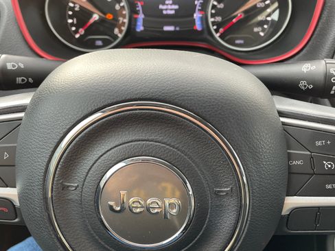 Used 2020 Jeep Compass Trailhawk image 11