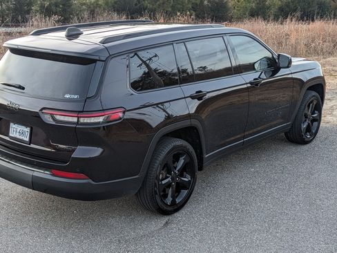 Used 2022 Jeep Grand Cherokee L Limited w/ Black Appearance Package image 6