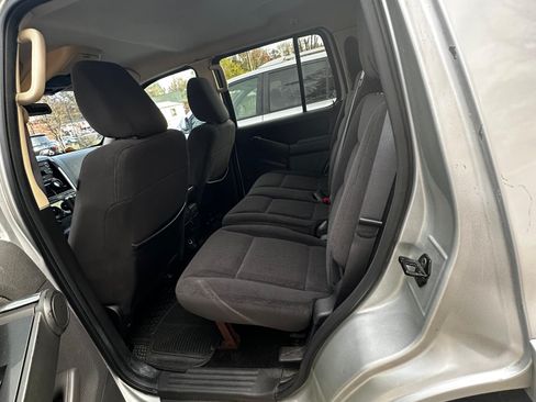 Used 2010 Ford Explorer XLT image 25