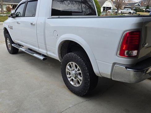 Used 2017 RAM 2500 Laramie w/ Convenience Group image 6