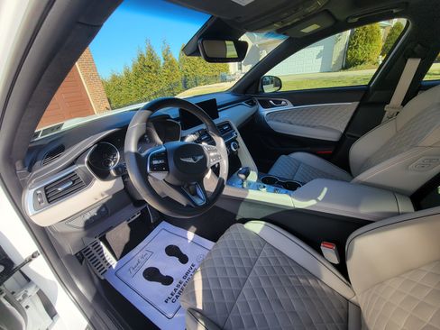 Used 2023 Genesis G70 3.3T w/ Sport Prestige Package image 4