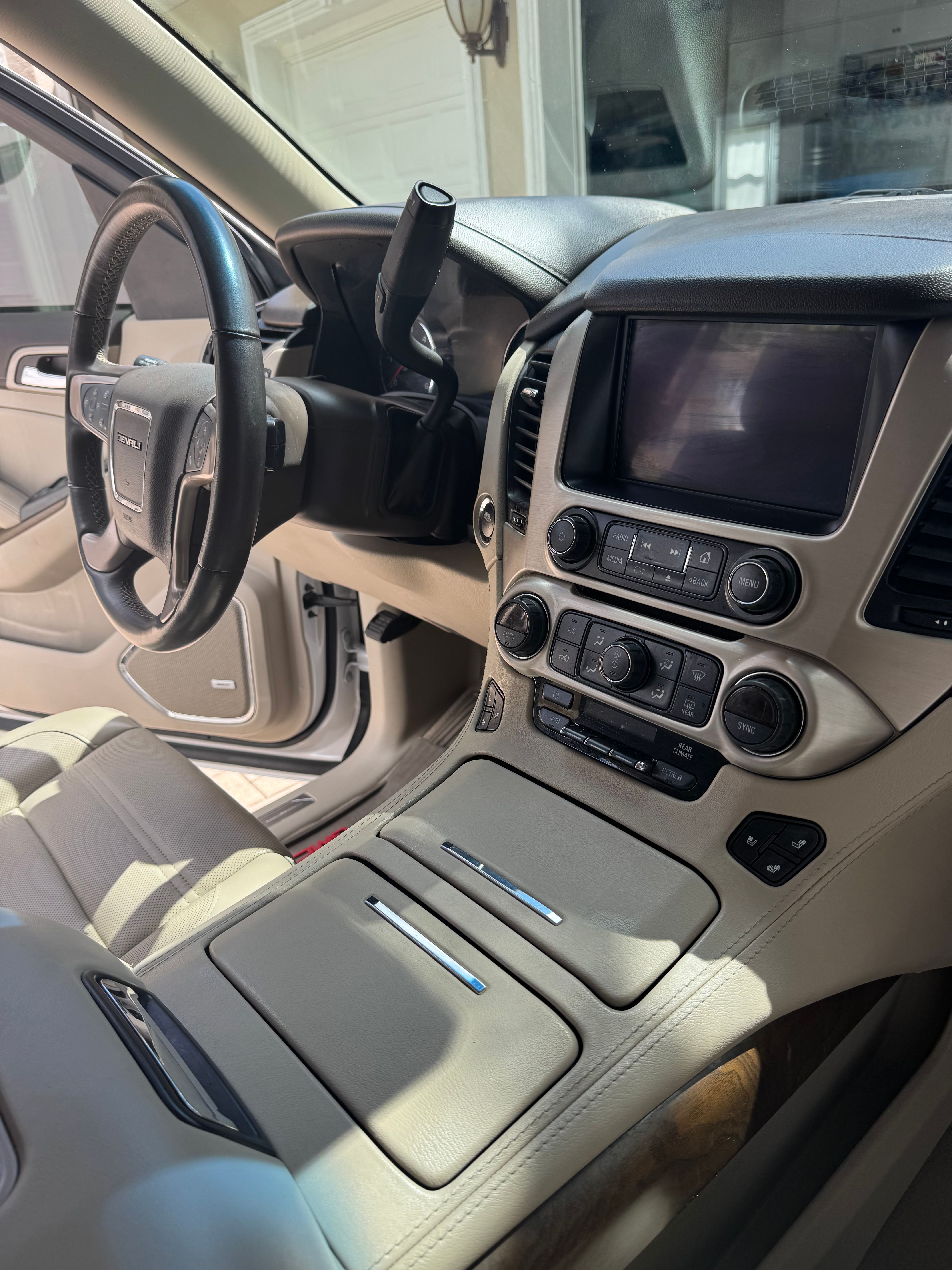 Used 2020 GMC Yukon Denali w/ Denali Premium Package AWD/4WD image 10