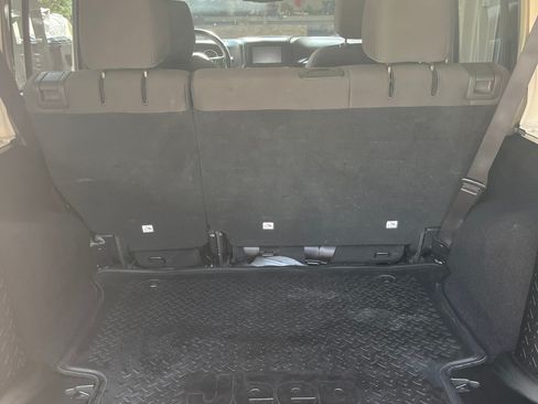 Used 2018 Jeep Wrangler Unlimited Sport S image 17